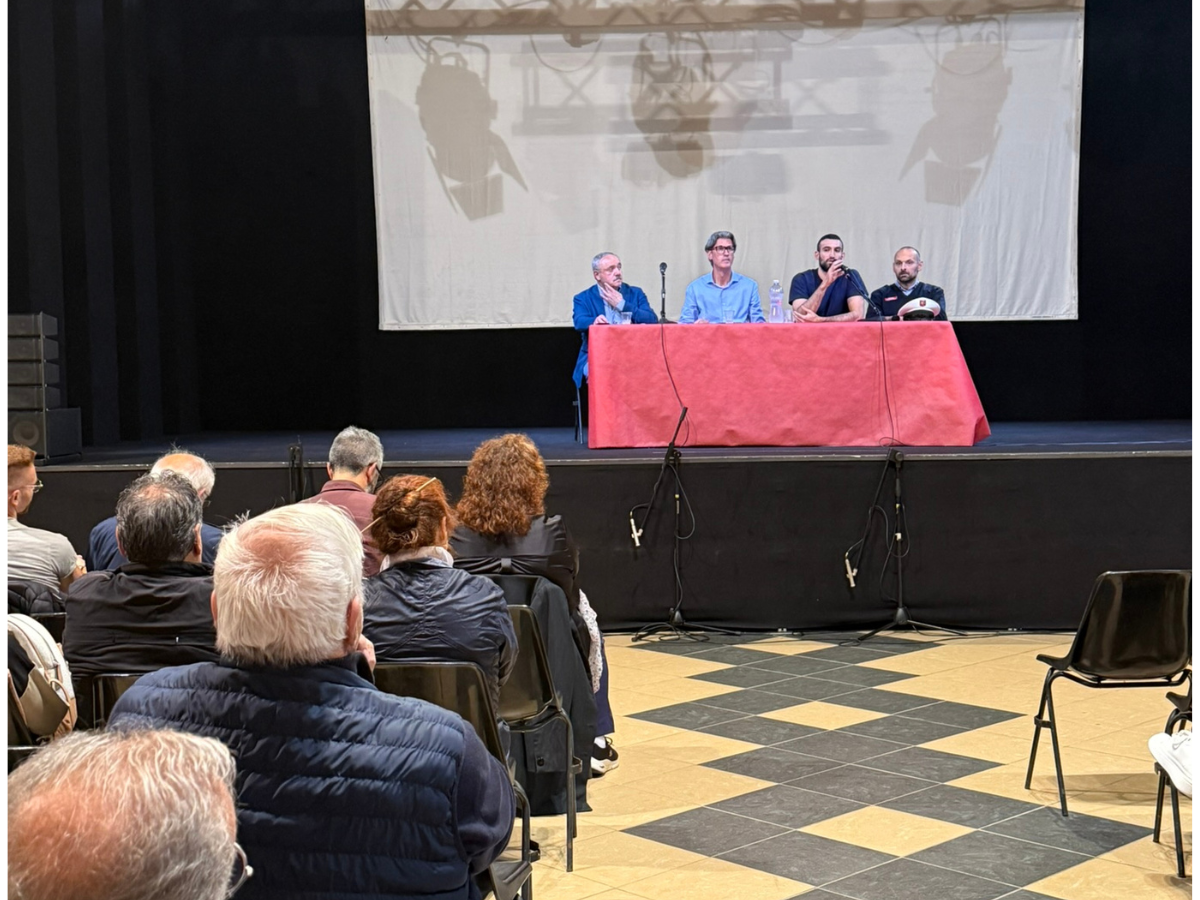 assemblea pubblica per i parcheggi