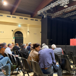 sala ex macelli con persone
