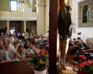 presentazione ss.crocifisso gracciano restaurato in chiesa