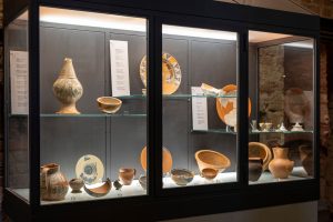 Museo Civico foto di una parte della sezione archeologica Etruschi