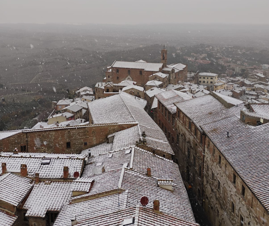 Montepulciano con la neve dicembre 2025