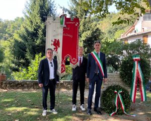 Foto di sindaco e assessore a Sant'anna di stazzema 2026