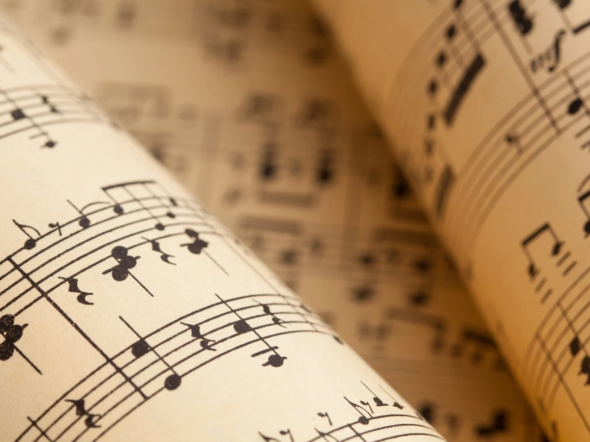 spartiti musicali in primo piano